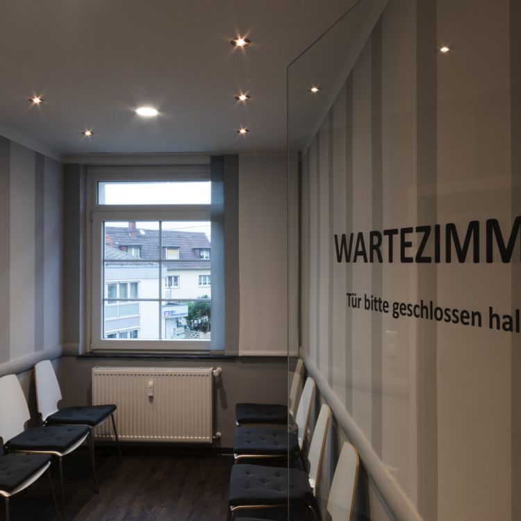 Wartezimmer in der Arzt-Praxis Mainz Finthen